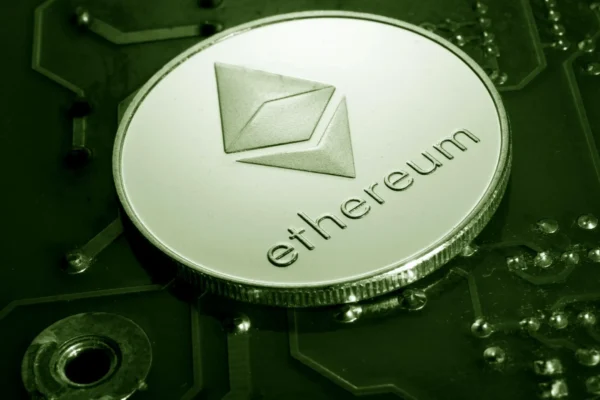 ethereum price prediction 2025 and the Alt Play Traders Are Eyeing